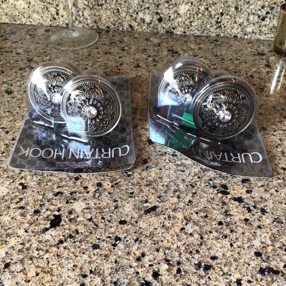 2pairs of Antique Brass Embellished Curtain Hooks